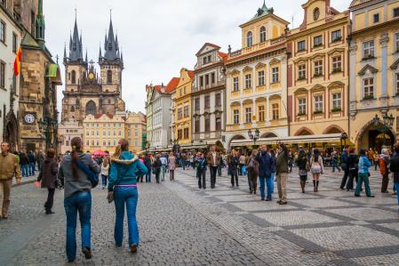 Plaza de la Ciudad Vieja, uno de los rincones más emblemáticos de Praga