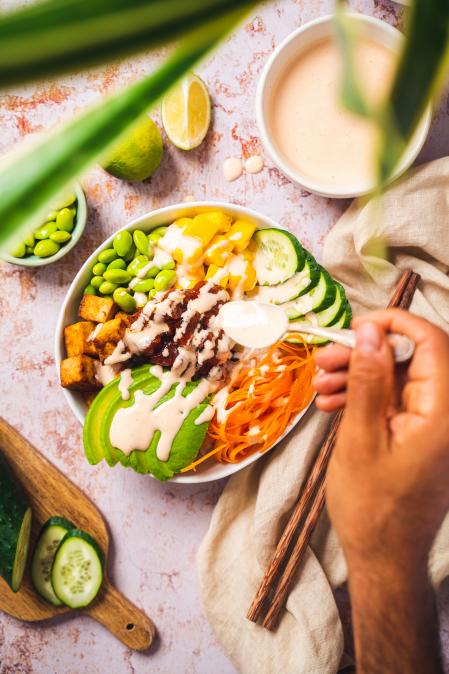 Receta de mayonesa vegana del libro 'Mucho más que hummus', de Manel García y Hanna Buschmann