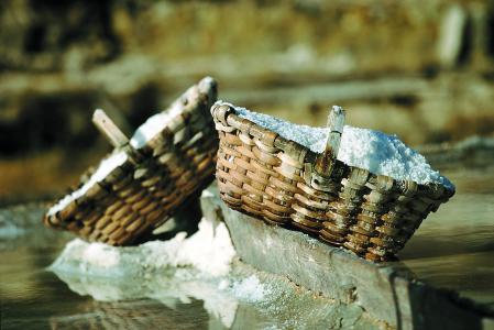 Este año ha habido cosecha récord: solo de la preciada flor de sal se han recogido 23 toneladas