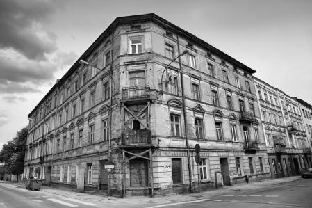 Bloque de pisos abandonado