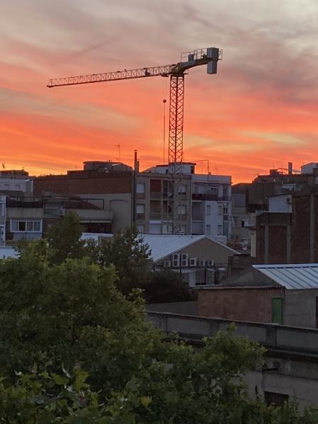 Amanecer desde casa en Barcelona.