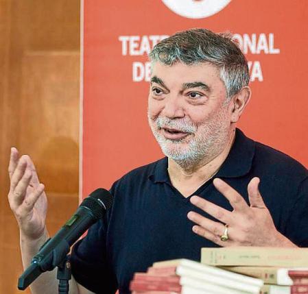 El director del TNC Xavier Alberti durante los ocho últimos años se despide en rueda de prensa.