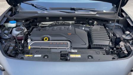 Este motor de cinco cilindros gasolina se ha ganado un hueco en el mundo del automovilismo y Cupra lo rescata para su mejor versión del Formentor.