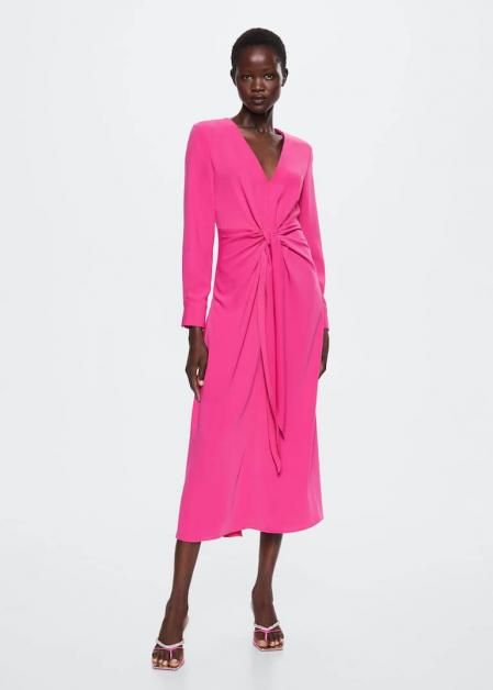 Vestido midi lazo en fucsia (49,99€).