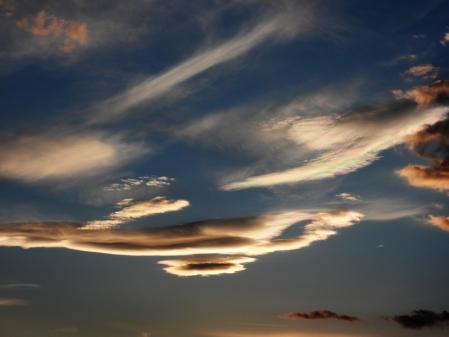 Cielo de lenticulares en Torelló.