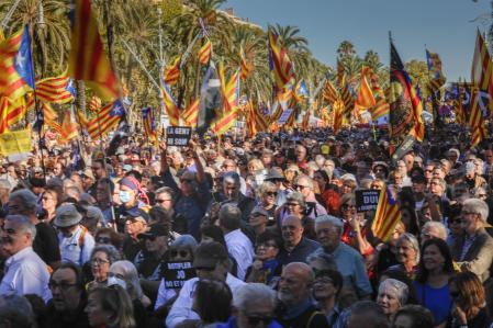 La concentración ha congregado a 11.000 personas, según la Guàrdia Urbana