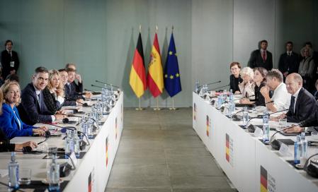El presidente español, Pedro Sánchez, y el canciller alemán, Olaf Scholz, este miércoles en A Coruñameet with their cabinet colleagues at the start of the German-Spanish government consultations, the first of hits kind between the two countries in nine years. Photo: Kay Nietfeld/dpa
05/10/2022 ONLY FOR USE IN SPAIN