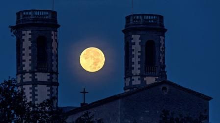 Santa María de Olost.