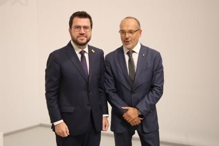 Pere Aragonès con el nuevo conseller de Drets Socials, el exconvergente Carles Campuzano