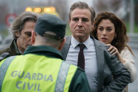 Alberto San Juan y Blanca Suárez en una escena de El cuarto pasajero