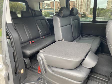 El Staria ofrece nueve plazas y mucho espacio en el interior para que los viajes sean algo especial&nbsp;