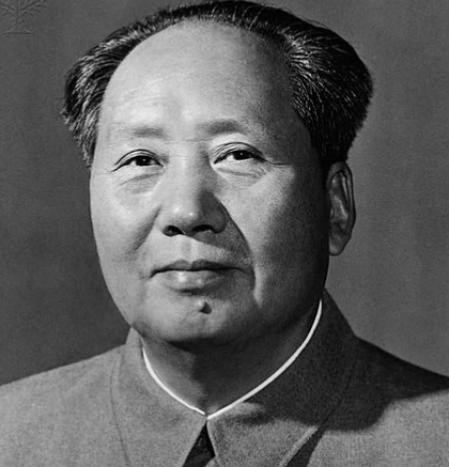 Mao Zedong fundó la República Popular en 1949 y la gobernó hasta su muerte en 1976