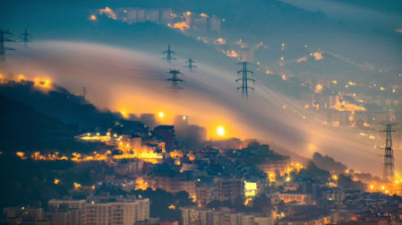 Cascada de nubes sobre Barcelona.