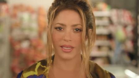 Shakira en el videoclip de 'Monotonía'
