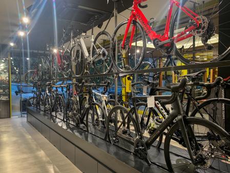 Jormabike cuenta con una amplia gama de bicis de exposición.