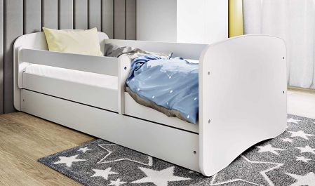 Cama infantil con barrera de protección contra caídas y cajones extraíbles