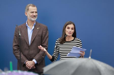 La reina Letizia tomó la palabra para explicar qué les pasaba a sus hijas y leer el discurso que había preparado la princesa Leonor