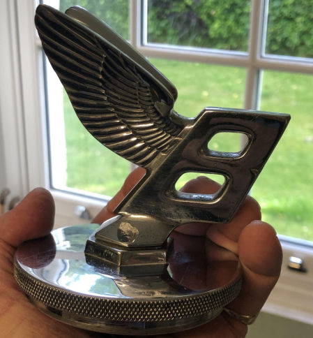 El nieto del propietario guardó la “B” alada en casa&nbsp;