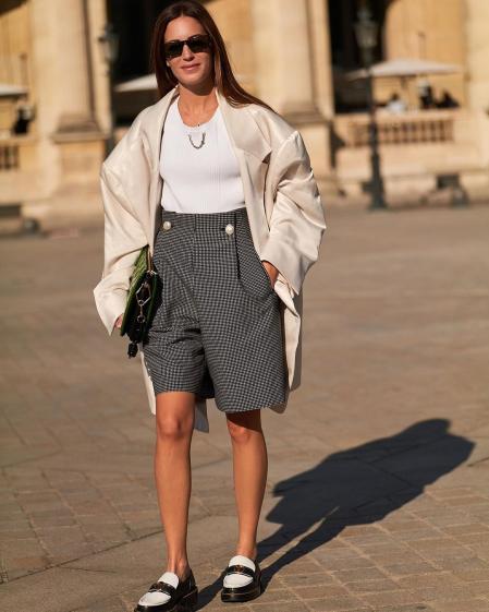 La diseñadora Gala González con sus bermudas XL