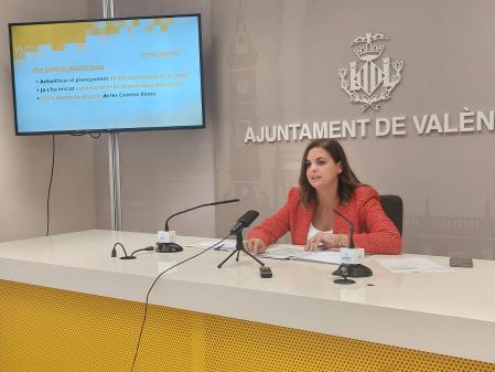 Sandra Gómez en la rueda de prensa de ayer