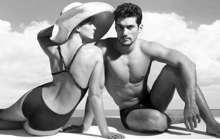 Sobria y elegante, una composición gráfica que juega con la luz y la sombra y parece un cuadro. Azzaro, hecha en Barcelona en 2008