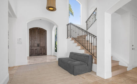 Distribuidor en la entrada de la vivienda.