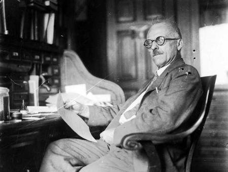 Heber Doust Curtis en una foto sin datar