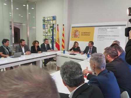 La ministra de Transportes, Movilidad y Agenda Urbana, Raquel Sánchez, y el secretario general de Infraestructuras, Xavier Flores, se han reunido hoy con representantes políticos y los ayuntamientos afectados por la construcción de la estación del AVE.