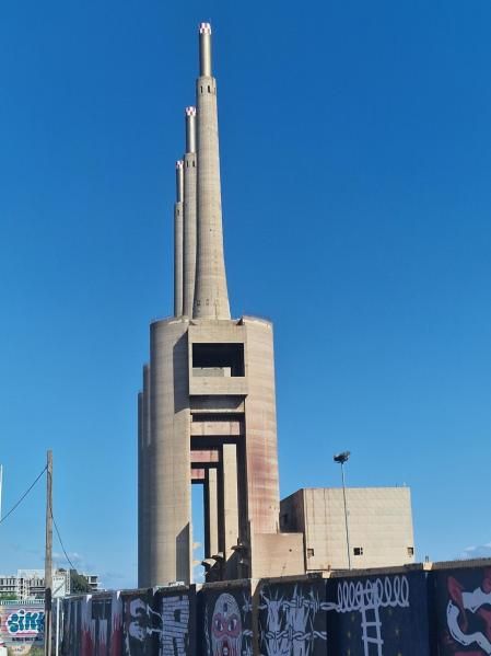 Las Tres Chimeneas del Besòs.