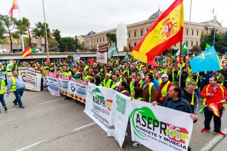 Cabeza de la manifestación por las calles de Madrid