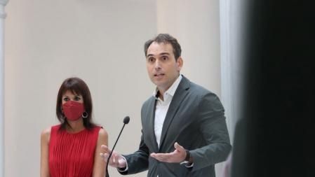Martina Valverde (Podemos Andalucía) y Toni Valero (IU Andalucía)