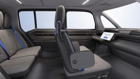 El interior del coche es amplio y de estilo minimalista&nbsp;