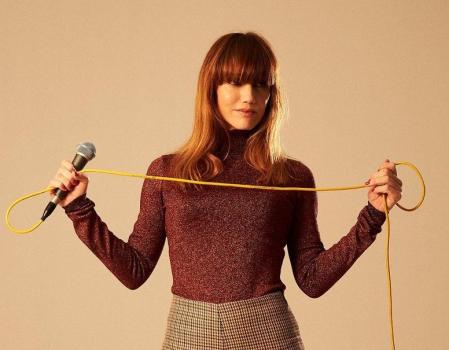 Ana Fernández-Villaverde o más conocida como La Bien Querida es una artista bilbaína que promete revolucionar el mundo de la música.