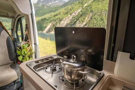 Cocinar en la autocaravana permite ahorrar dinero en bares y restaurantes&nbsp;