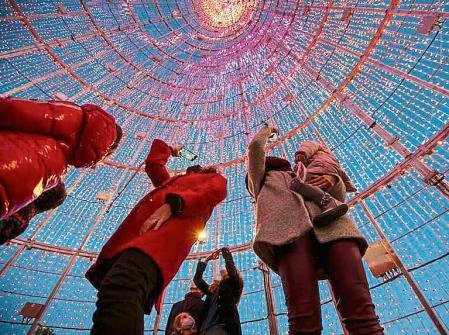 FOTO: MANÉ ESPINOSA:ENCENDIDO DE LUCES DE NAVIDAD EN EL PUERTO DE BARCELONA EN LA SEGUNDA EDICIÓN DE “NADAL AL PORT “
