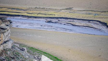 Extrema sequía en el meandro del Ter.