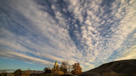 Cielo de borreguitos en los alrededores de Manlleu.