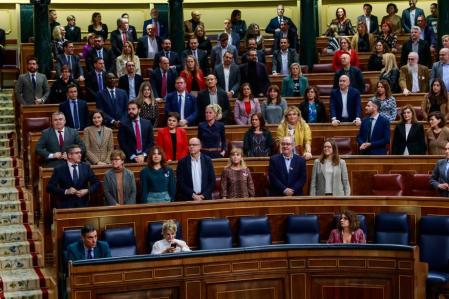 Pleno de Debate de Sedicion en el congreso de los diputados Pedro Sanchez Presidente del Gobierno los Diputados del Grupo Socialista se levantan de seu escaño