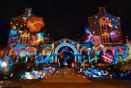 Espectáculo de luces y colores en el Hospital de Sant Pau.