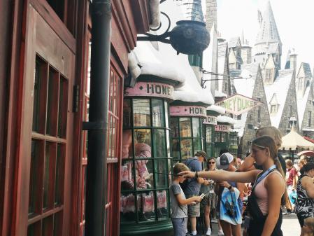 Desatando la magia en el pueblo de Hogsmeade, el pueblo de magos de Universal