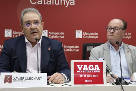 Xavier Lleonart y Jordi Cruz, secretario general de presidente de Metges de Catalunya