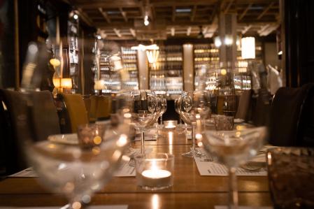 Todo listo para recibir una de las cenas de empresa en el Chéri