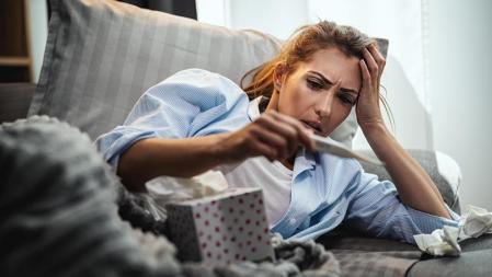 La fiebre es uno de los síntomas habituales de la gripe