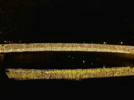 Iluminación navideña en Girona.