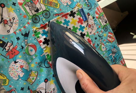 La Polti Vaporella Simply cuenta con un buen golpe de vapor y es muy ligera.