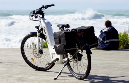 Alpha Neo, la nueva bici eléctrica que se recarga en solo un minuto.