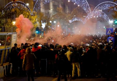 Aficionados marroquíes en Bruselas celebran el triunfo de su selección ante España