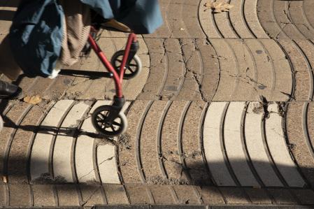 Muchas baldosas de Rambla se encuentran ya desquebrajadas