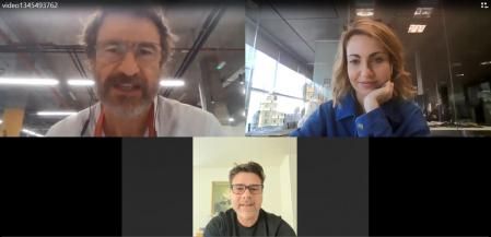 Mauricio Pochettino atendiendo a Guyana Guardian