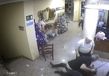 Imagen de la cámara de seguridad del hotel asaltado en La Ribera